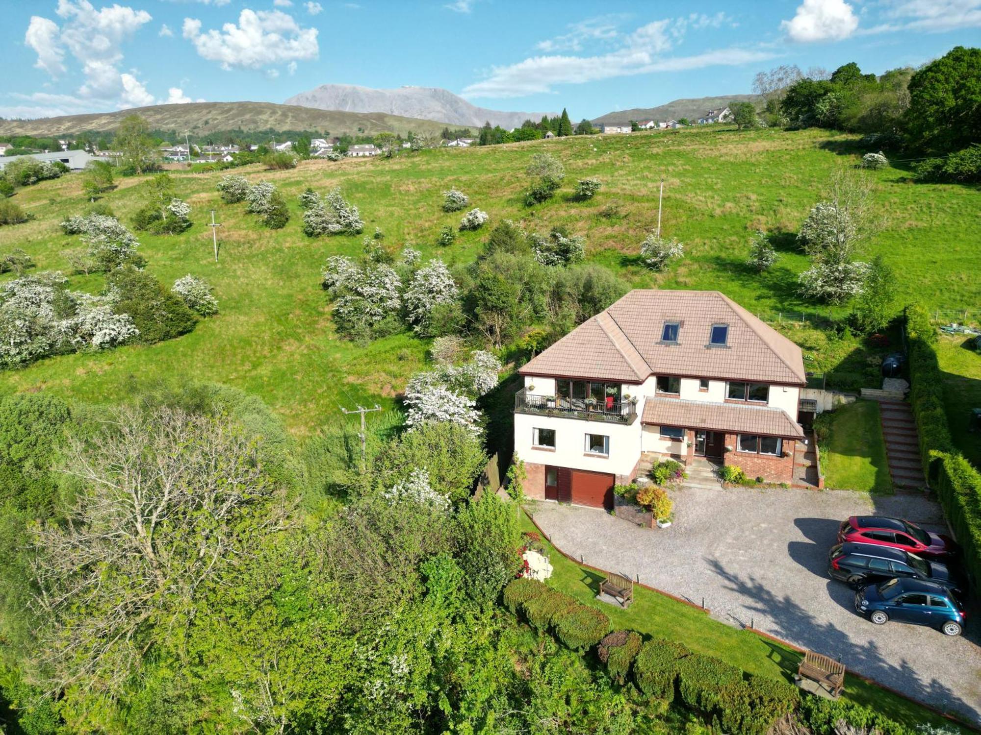Balcarres Self Catering Apartment ฟอร์ตวิลเลียม ภายนอก รูปภาพ